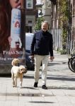 Amsterdam 5 mei 2021
Bert Kuizenga laat de hond van zijn dochter uit