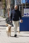 Amsterdam 5 mei 2021
Bert Kuizenga laat de hond van zijn dochter uit
