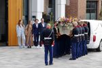 Laren 3 april 2021
Crematie van Bibian Mentel in crmatorium in Laren.
Haar man Edwin Spee en kinderen zijn aanwezig.