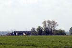 Broek en Waterland 20 mei 2021
Politie doet onderzoek naar de schietpartij/overval in Broek en Waterland . oa Karin Bloemen en boer Geet Jan v Meerveld wonen daar.