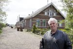 Broek en Waterland 20 mei 2021
Politie doet onderzoek naar de schietpartij/overval in Broek en Waterland . oa Karin Bloemen en boer Geet Jan v Meerveld wonen daar.