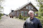 Broek en Waterland 20 mei 2021
Politie doet onderzoek naar de schietpartij/overval in Broek en Waterland . oa Karin Bloemen en boer Geet Jan v Meerveld wonen daar.