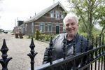 Broek en Waterland 20 mei 2021
Politie doet onderzoek naar de schietpartij/overval in Broek en Waterland . oa Karin Bloemen en boer Geet Jan v Meerveld wonen daar.