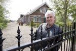 Broek en Waterland 20 mei 2021
Politie doet onderzoek naar de schietpartij/overval in Broek en Waterland . oa Karin Bloemen en boer Geet Jan v Meerveld wonen daar.