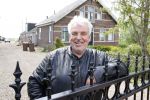 Broek en Waterland 20 mei 2021
Politie doet onderzoek naar de schietpartij/overval in Broek en Waterland . oa Karin Bloemen en boer Geet Jan v Meerveld wonen daar.