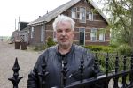 Broek en Waterland 20 mei 2021
Politie doet onderzoek naar de schietpartij/overval in Broek en Waterland . oa Karin Bloemen en boer Geet Jan v Meerveld wonen daar.