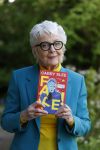 Bergen 12 mei 2021
Carry Slee met haar nieuwe boek FAKE!