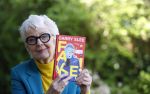 Bergen 12 mei 2021
Carry Slee met haar nieuwe boek FAKE!