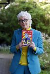 Bergen 12 mei 2021
Carry Slee met haar nieuwe boek FAKE!