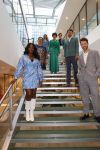 Amsterdam 13 april 2021
V.l.n.r. Belinda van der Stoep, Francis van Broekhuizen, Esmee Mardjan, Nandi van Beurden, Jimi Hendrikse, Stefan Rokebrand en William Spaaij tijdens de castpresentatie van de musical The Sound of Music