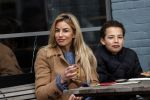 Amsterdam 1 mei 2021
Christie Bokma met zoon op terras.