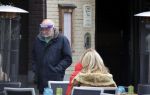 Amsterdam 6 mei 2021
Mensen winkelen tijdens covid met maskers op .