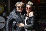 Amsterdam 12 mei 2021
Dirk Zeelenberg met zijn vrouw Suus in Amsterdam zuid
