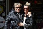Amsterdam 12 mei 2021
Dirk Zeelenberg met zijn vrouw Suus in Amsterdam zuid