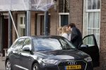 Weesp 12 mei 2021
Dominic Seldes kust zijn vrouw gedag