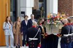 Laren 3 april 2021
Crematie van Bibian Mentel in crmatorium in Laren.
Haar man Edwin Spee en kinderen zijn aanwezig.