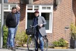 Amsterdam 1 mei 2021
Ferdinand Grapperhaus op zijn fiets in Amsterdam zuid. Hij helpt ook nog mensen waarvan het hondje overreden is door een fietser.