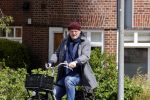Amsterdam 1 mei 2021
Ferdinand Grapperhaus op zijn fiets in Amsterdam zuid. Hij helpt ook nog mensen waarvan het hondje overreden is door een fietser.