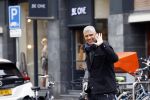 Amsterdam 6 mei 2021
Frank Rijkaard doet boodschappen in Amsterdam zuid