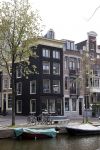 Amsterdam 21 april 2021
Frank sanders heeft zijn oude huis laten verbouwen tot meerdere appartementen . Ze staan nu te koop.