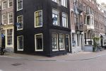 Amsterdam 21 april 2021
Frank sanders heeft zijn oude huis laten verbouwen tot meerdere appartementen . Ze staan nu te koop.