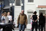 Amsterdam 1 mei 2021
Gijs Scholten v Asschat wandelend in Amsterdam zuid