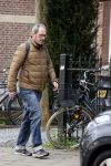 Amsterdam 1 mei 2021
Gijs Scholten v Asschat wandelend in Amsterdam zuid