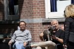 Amsterdam 12 mei 2021
Gordon met zijn hondje Toto op terras bij Blushing in Amsterdam .