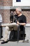 Amsterdam 12 mei 2021
Gordon met zijn hondje Toto op terras bij Blushing in Amsterdam .