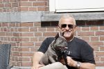 Amsterdam 12 mei 2021
Gordon met zijn hondje Toto op terras bij Blushing in Amsterdam .