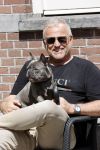 Amsterdam 12 mei 2021
Gordon met zijn hondje Toto op terras bij Blushing in Amsterdam .