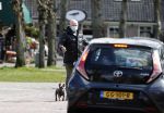 Blaricum 13 april 2021
Gordon met zijn hondje Toto in het centrum van Blaricum