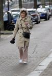 Amsterdam 3 mei 2021
Hedy d Ancona wandelend op straat in het centrum van Amsterdam