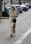 Amsterdam 3 mei 2021
Hedy d Ancona wandelend op straat in het centrum van Amsterdam