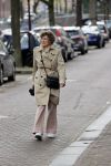 Amsterdam 3 mei 2021
Hedy d Ancona wandelend op straat in het centrum van Amsterdam