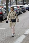 Amsterdam 3 mei 2021
Hedy d Ancona wandelend op straat in het centrum van Amsterdam
