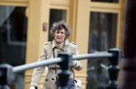Amsterdam 3 mei 2021
Hedy d Ancona wandelend op straat in het centrum van Amsterdam
