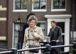 Amsterdam 3 mei 2021
Hedy d Ancona wandelend op straat in het centrum van Amsterdam