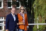 Amsterdam 13 mei 2021
Jaap v Zweden en zijn vrouw Aaltje wandelend door Amsterdam