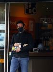 Amsterdam 3 mei 2021
Jacob Derwig doet boodschappen