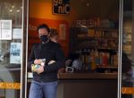 Amsterdam 3 mei 2021
Jacob Derwig doet boodschappen