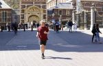 Amsterdam 26 april 2021
Jamie Westland ( Di-rect) hard lopend bij het binnenhof.