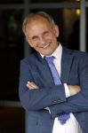 Nijkerk 22 mei 2021
Rene le Blanc overhandigt Johan Vlemmix award voor uitbrengen 175 cd 's