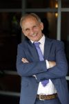 Nijkerk 22 mei 2021
Rene le Blanc overhandigt Johan Vlemmix award voor uitbrengen 175 cd 's