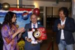 Nijkerk 22 mei 2021
Rene le Blanc overhandigt Johan Vlemmix award voor uitbrengen 175 cd 's
