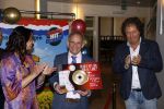 Nijkerk 22 mei 2021
Rene le Blanc overhandigt Johan Vlemmix award voor uitbrengen 175 cd 's