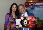 Nijkerk 22 mei 2021
Rene le Blanc overhandigt Johan Vlemmix award voor uitbrengen 175 cd 's