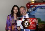 Nijkerk 22 mei 2021
Rene le Blanc overhandigt Johan Vlemmix award voor uitbrengen 175 cd 's