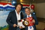 Nijkerk 22 mei 2021
Rene le Blanc overhandigt Johan Vlemmix award voor uitbrengen 175 cd 's