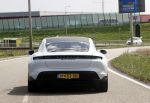 Alkmaar Stompetoren 5 april 2021
Leontine Borsato en Marco Borsato rijden met de porsche Taycan naar het huis van zijn moeder Mary om pasen te vieren